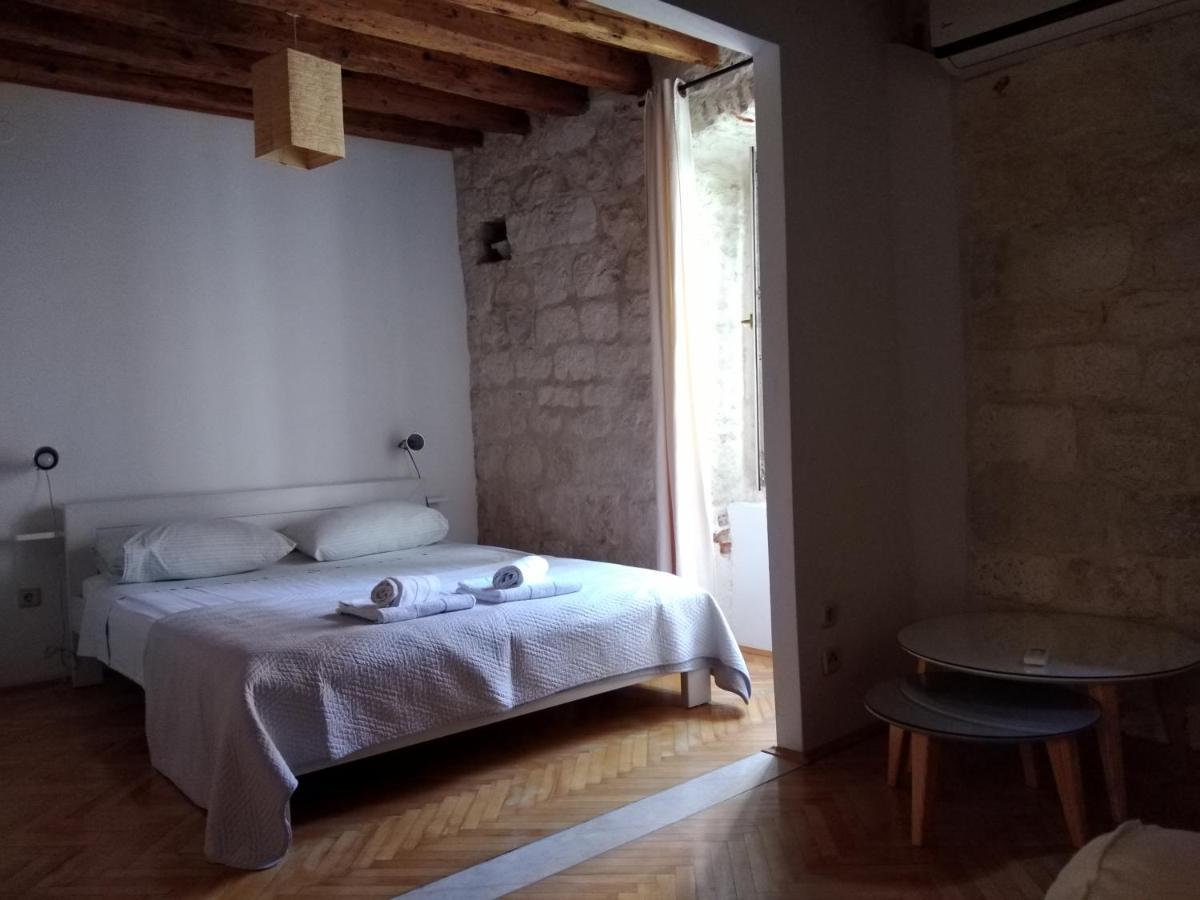 Rooms Livia Trogir Exterior photo