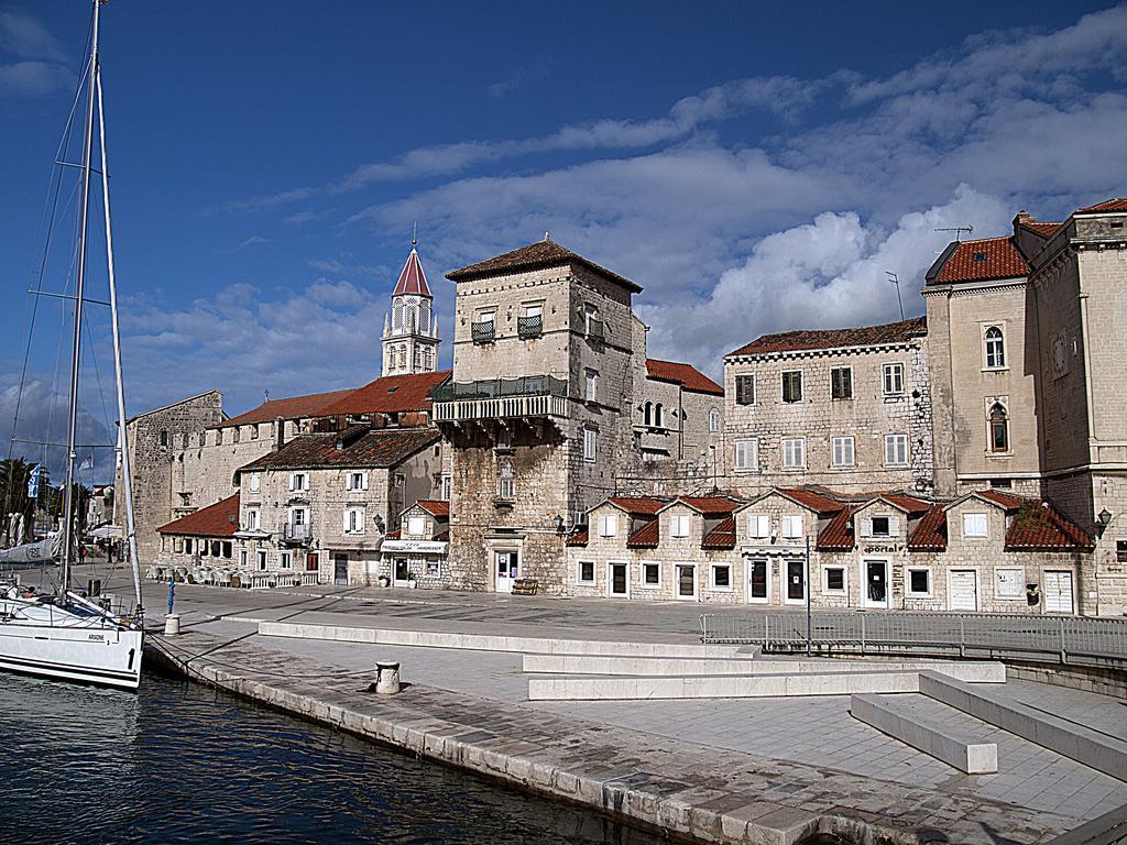 Rooms Livia Trogir Exterior photo